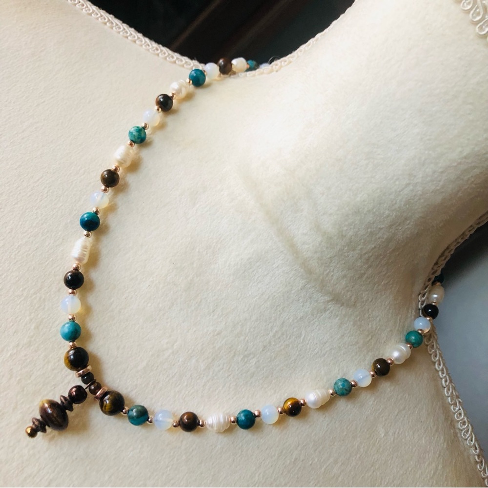 Handcrafted Tiger eye pendant howlite stone genuine pearl necklace